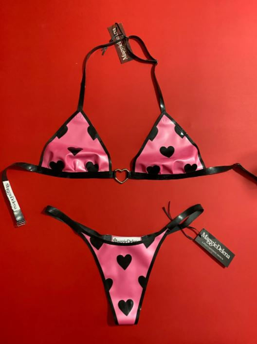 Thumbnail: Queen of hearts latex bikini