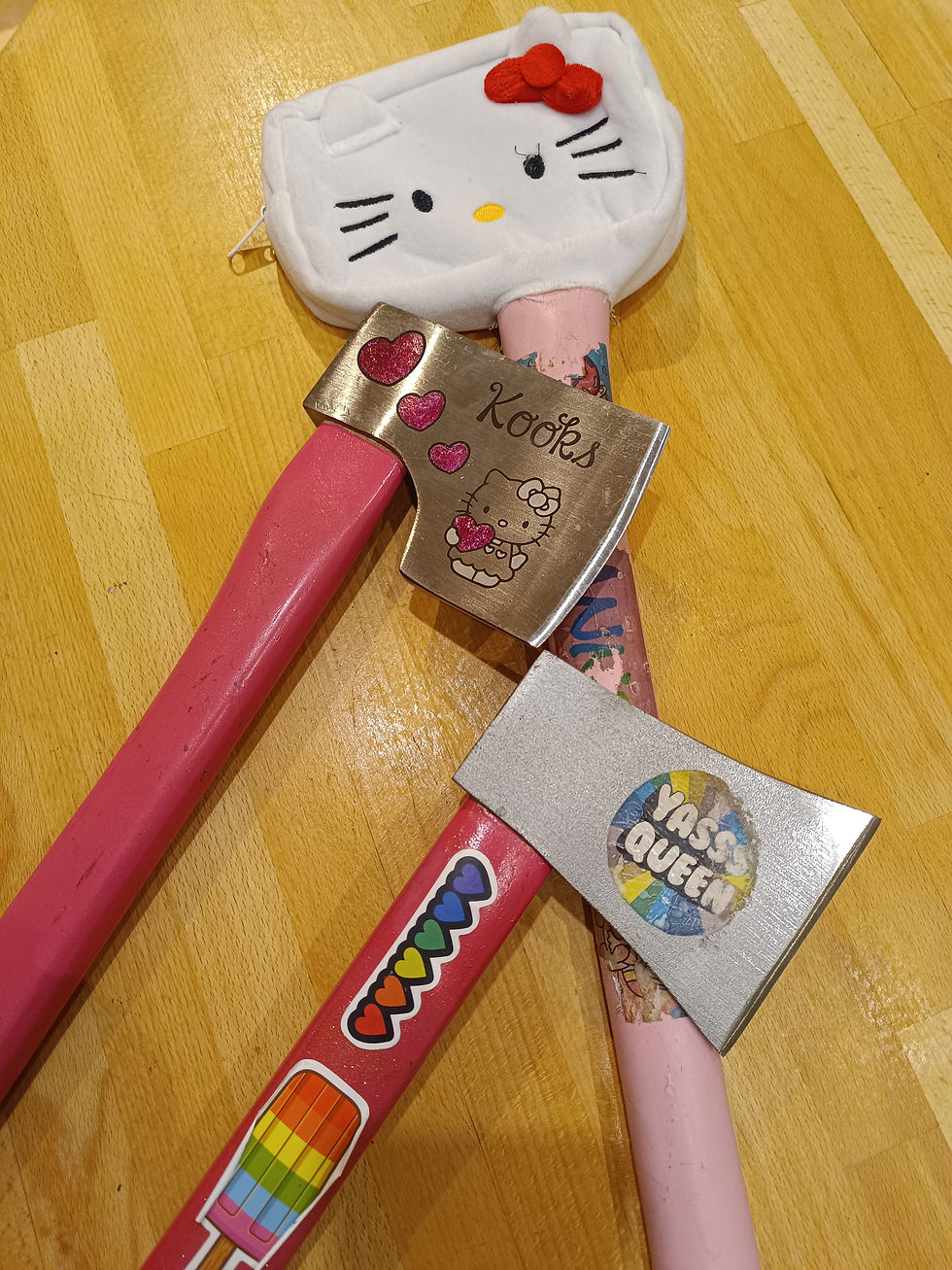 Kooks throwing axes, including a cold steel, a queen of hearts, and a draper big axe