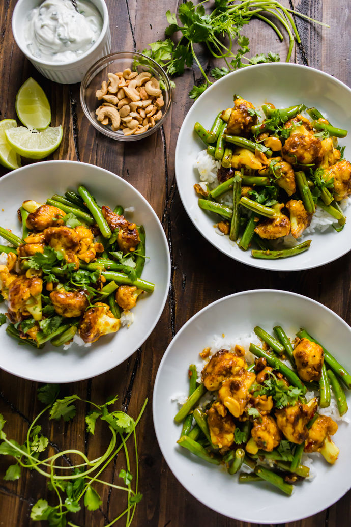 VEGAN SPICE ROASTED CAULIFLOWER WITH GREEN BEANS