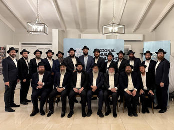Shluchim from across the Caribbean gathered in St. Thomas, hosted by Rabbi Asher Federman and his family. From S. Lucia to Martinique, they represented more than twenty islands. It was the first time many of them had been in the same room in years.“ Although some islands are geographically close, you can’t just drive or fly directly; it’s a long journey,” one Shliach said. “The only way we draw strength from each other is by sitting here together in person.”