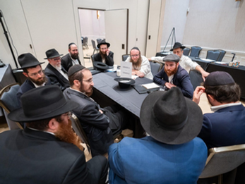 Program is Released for Record Breaking 25th Annual Kinus HaMechanchim With record-breaking registration and a milestone year marking 25 years of impact, Merkos’s Chinuch Office has released the final schedule for next week’s Kinus Hamechanchim. Hundreds of mechanchim, from preschool to mesivta, teachers, principals, and school leaders, will gather for two days of immersive growth, collaboration, and inspiration.