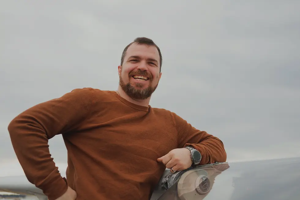Portrait of Thomas Whitfield, CFII flight instructor at Bravo Flight Training