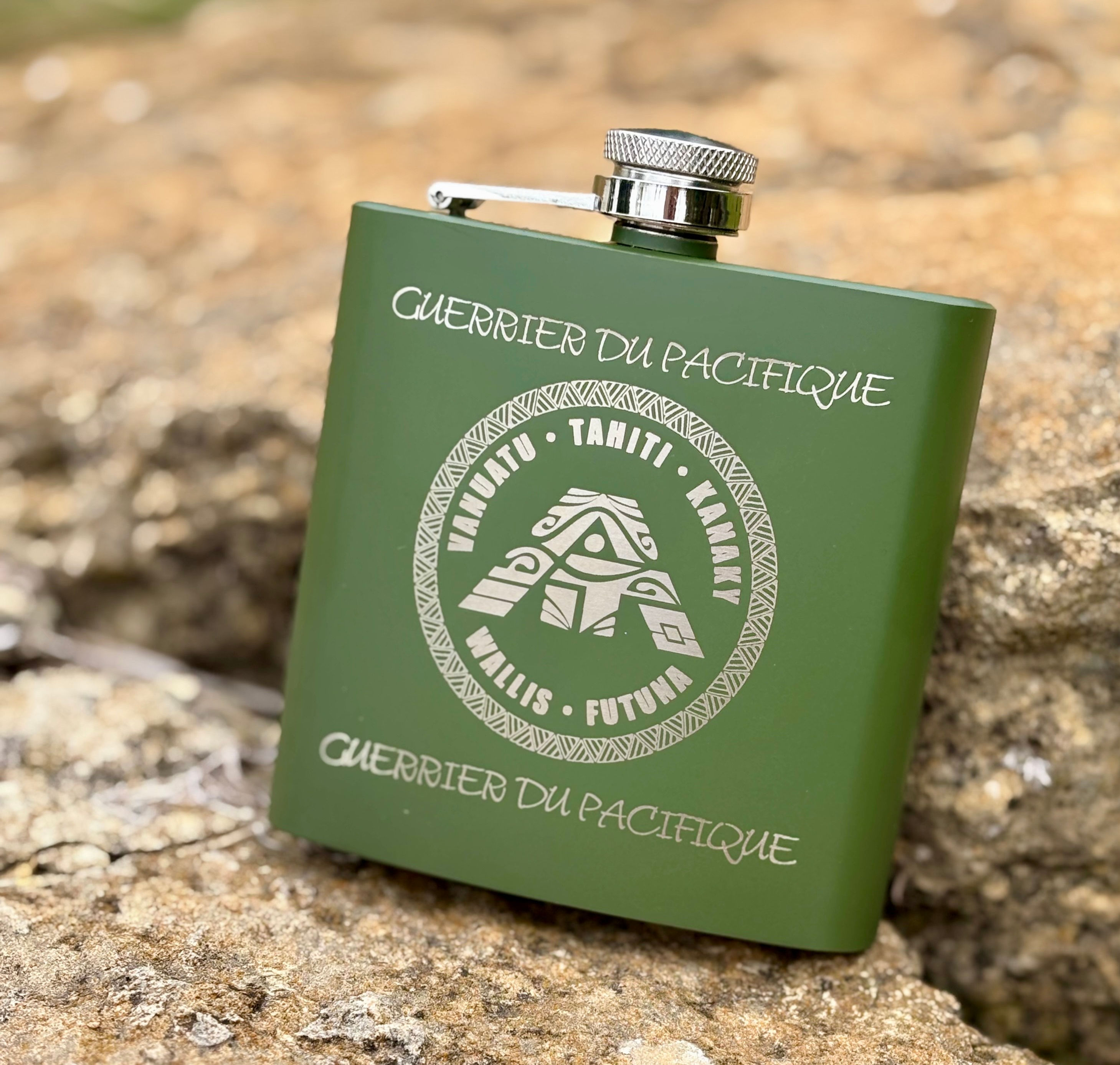 Flasque verte 170  ml inox - personnalisation comprise !