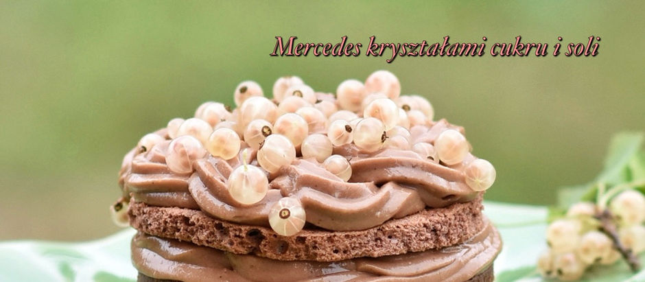 TARTA CZEKOLADOWA, BISZKOPT KAKAOWY, CZEKOLADOWY KREM CUKIERNICZY - Z BIAŁYMI PORZECZKAMI - TYPU MONOPORCJA