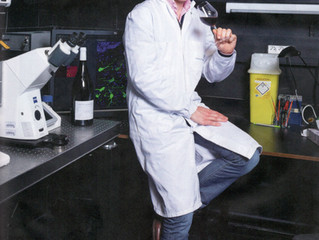 Gabriel Lepousez, normalien, agrégé de biologie et de géologie, docteur en neurosciences, passionné