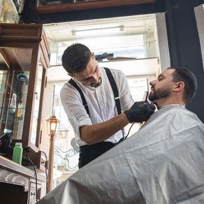 12 Reasons to Opt for a Traditional Barber Shop Experience