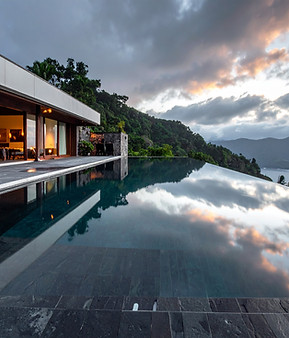 Firefly_black infinity swimming pool 791746.jpg