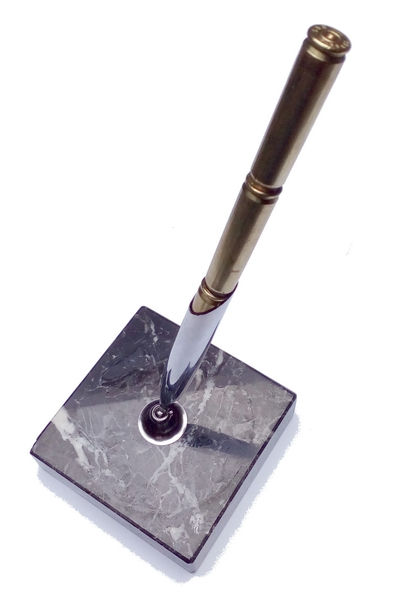 Thumbnail: pen holder with pen