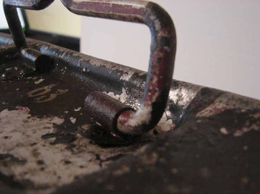 Thumbnail: caisse MG "öl"