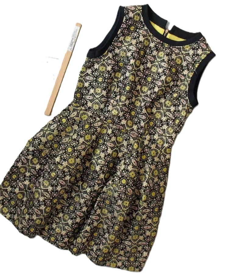 Thumbnail: Black and gold sleeveless  balloon bottom  style evening dress