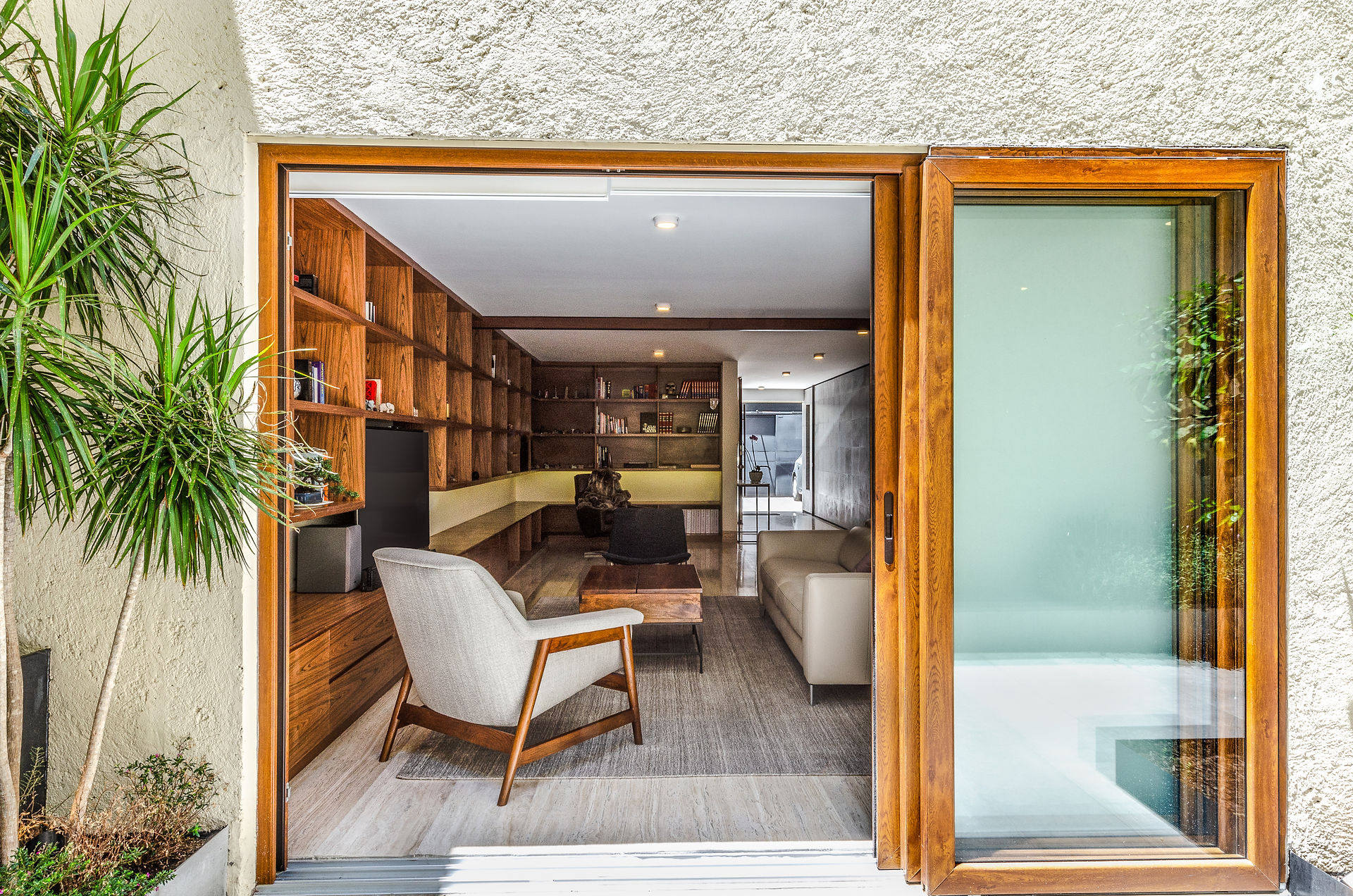 tescala | interior - exterior