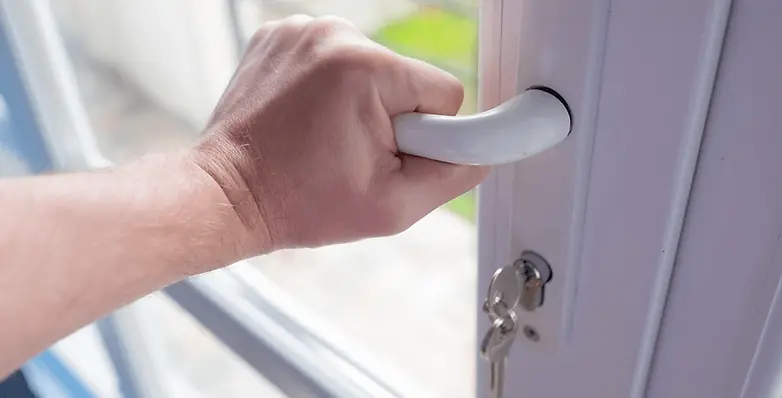 Door-Lock-Installation_1.webp