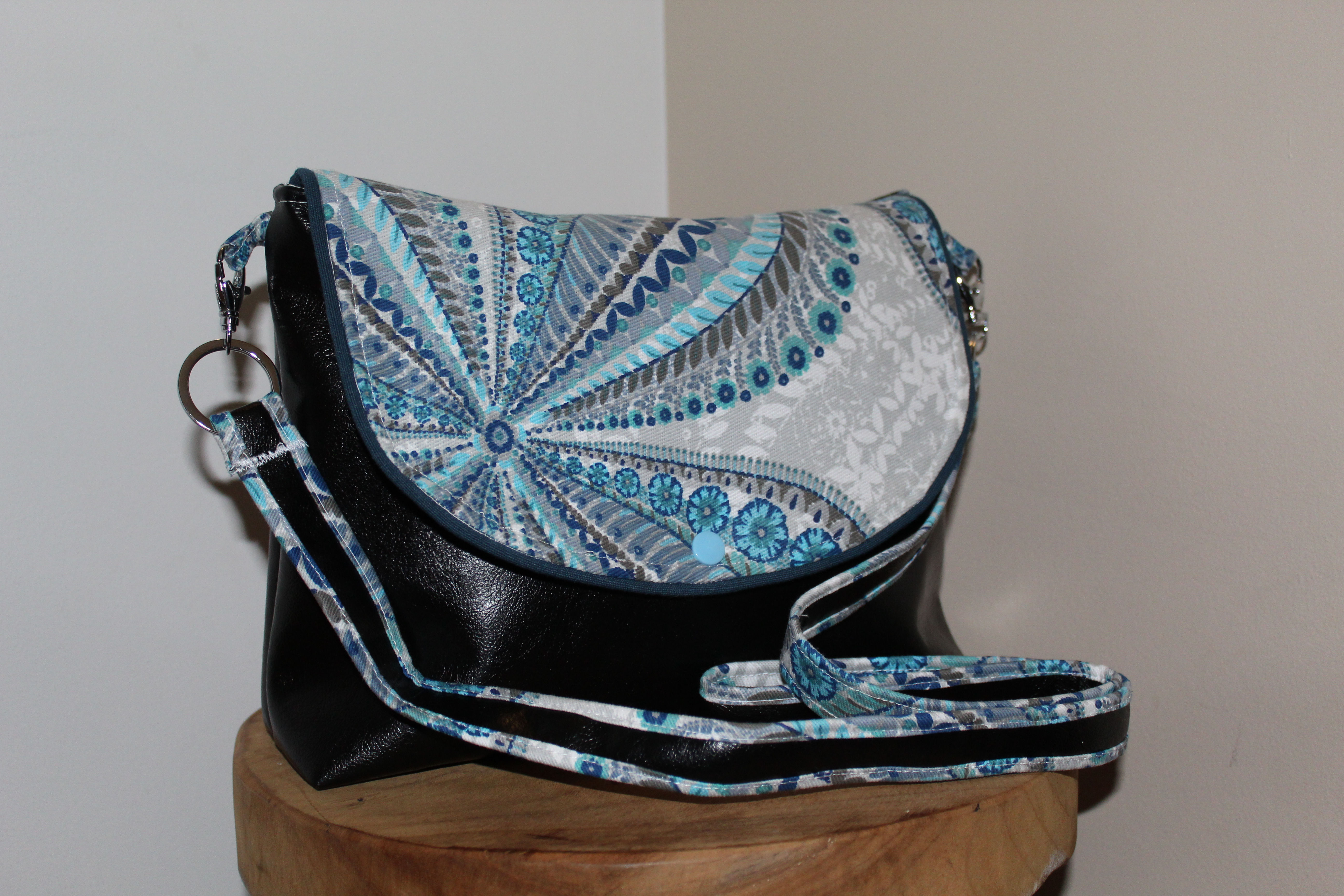 Sac besace noir, griset turquoise