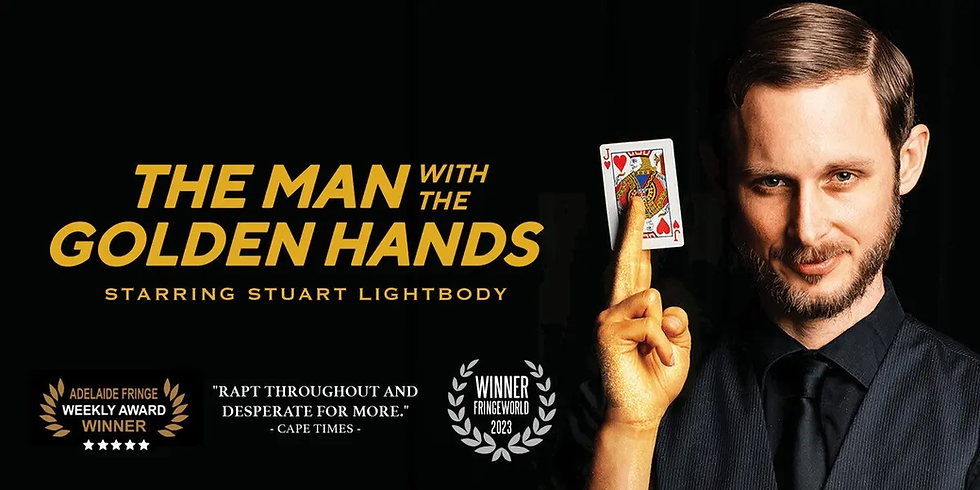 Stuart Lightbody sur scène dans The Man With the Golden Hands