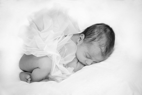 024-Lilyana-NB_BW.jpg