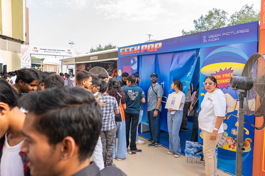 People queuing at the Geek Pictures India’s booth at Mela! Mela! Anime Japan!!