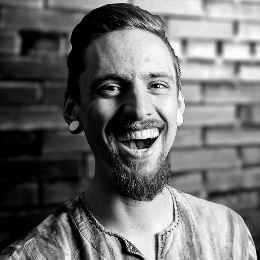 Ant-Headshot-02c-brick_BW-square.png