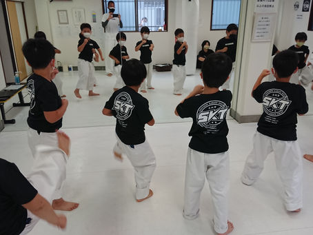 大田区 萩中 志誠會 空手 土曜16:00稽古風景