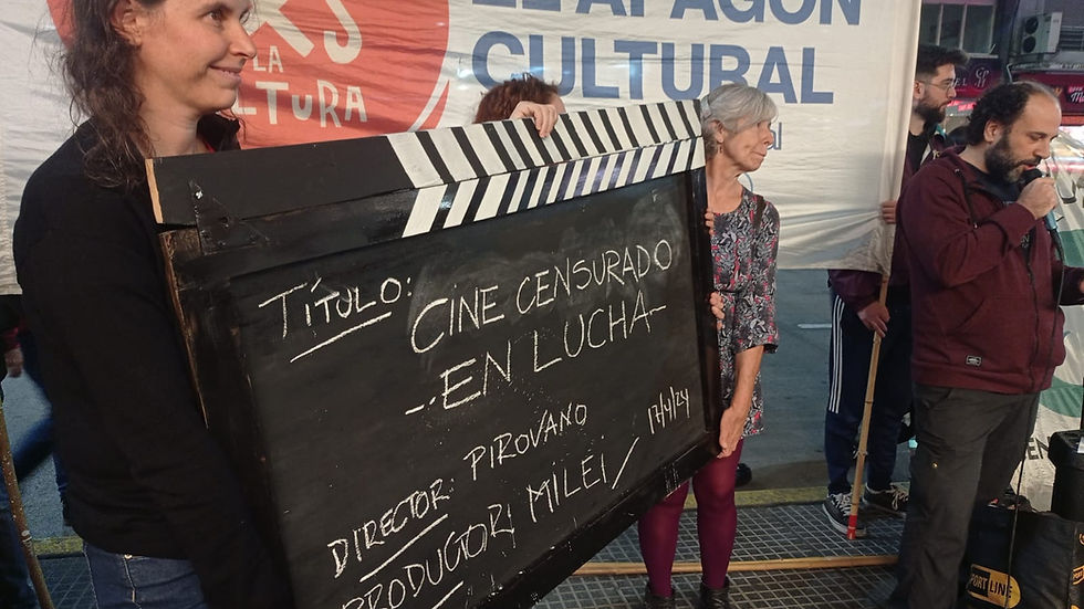Em frente à gala de abertura do BAFICI no Teatro San Martín, abril de 2024.