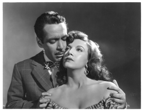 Ernesto Alonso y Isabel Corona en Trotacalles (1951) de Matilde Landeta