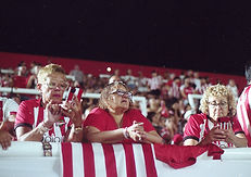 Estudiantes de La Plata por Polina Arévalo (@poliarevv) - 12/03/2022; Pentax K1000 - Kodak Pro Image 100