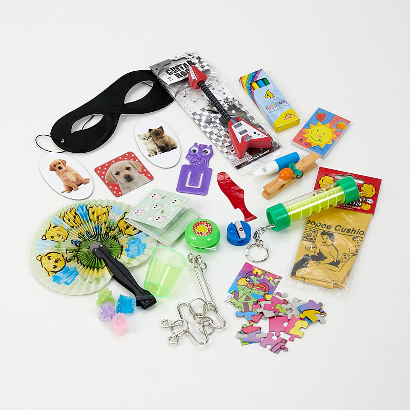 Thumbnail: Pearl Black Christmas Crackers