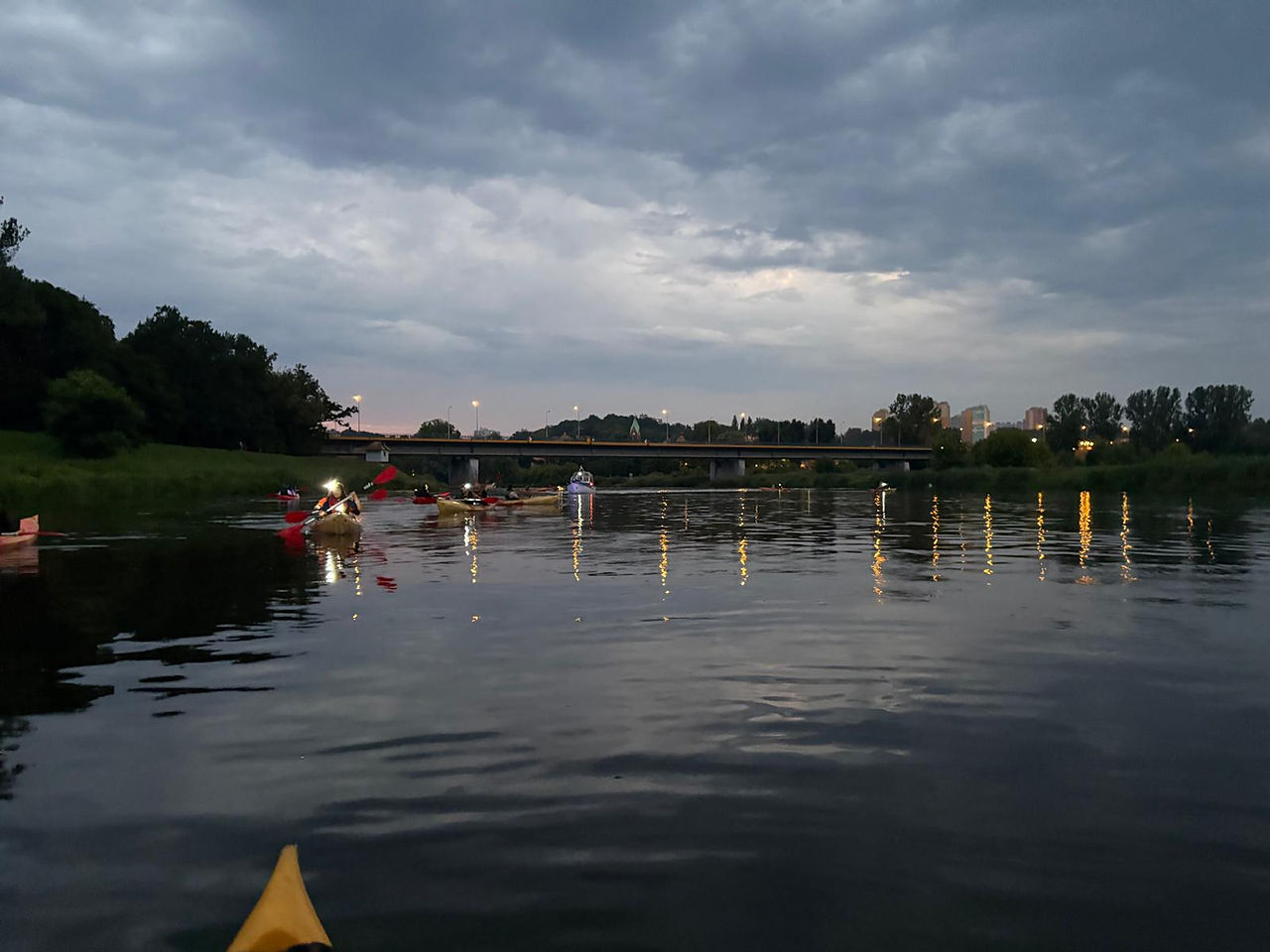 Noc Kupały na Warcie w Gorzowie zachwyciła tysiące. Płonące pochodnie, kajaki i magia, której miasto nie widziało od lat