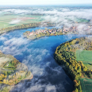 Jesień nad Jeziorem Paklicko Wielkie – piękno, które budzi o poranku