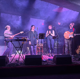 Magiczny wieczór w Klubie MagnetOFFon – muzyka, która zostaje w sercu
