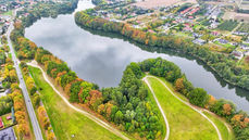 Kłodawa na spokojnie. Jezioro, jesienny spacer, kawa i deser