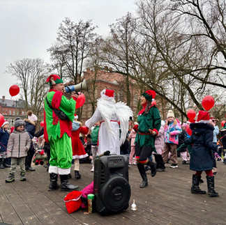 VI Mikołajkowy Spływ Kłodawką z EuroJumelages – magia, tradycja i uśmiech na każdej twarzy!