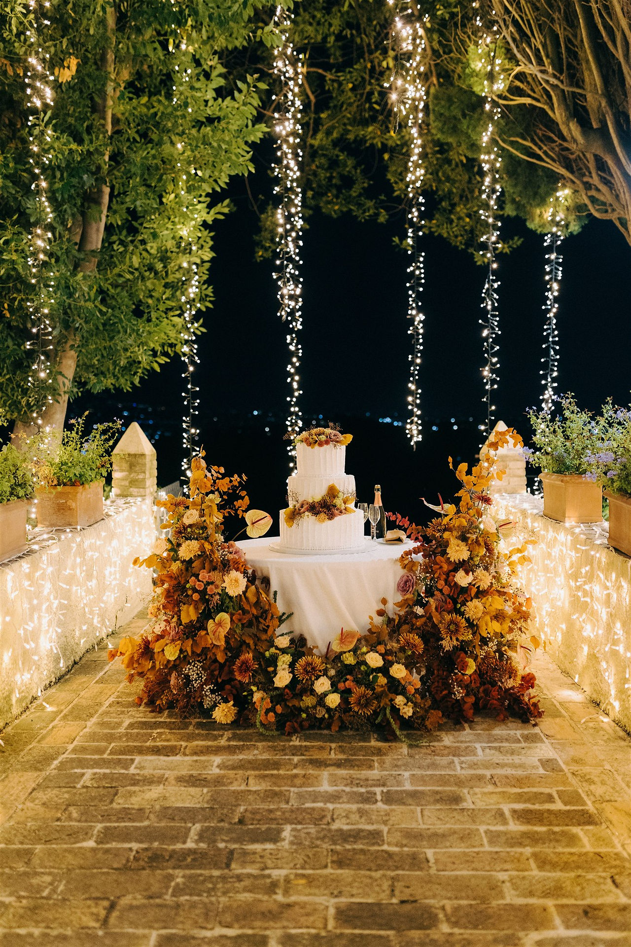 destination wedding in le marche, wedding at conventino di gradara