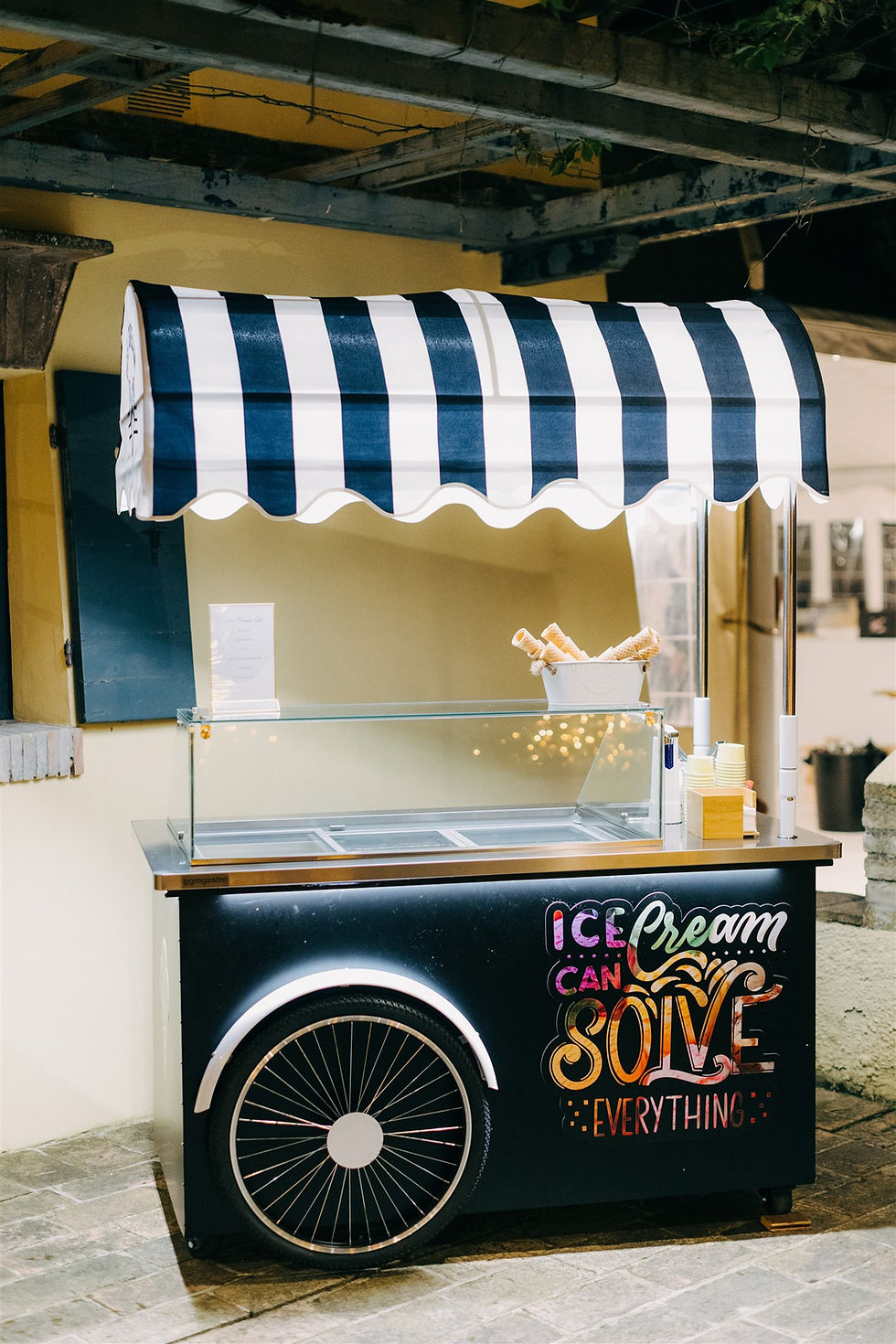 destination wedding in italy gelato cart