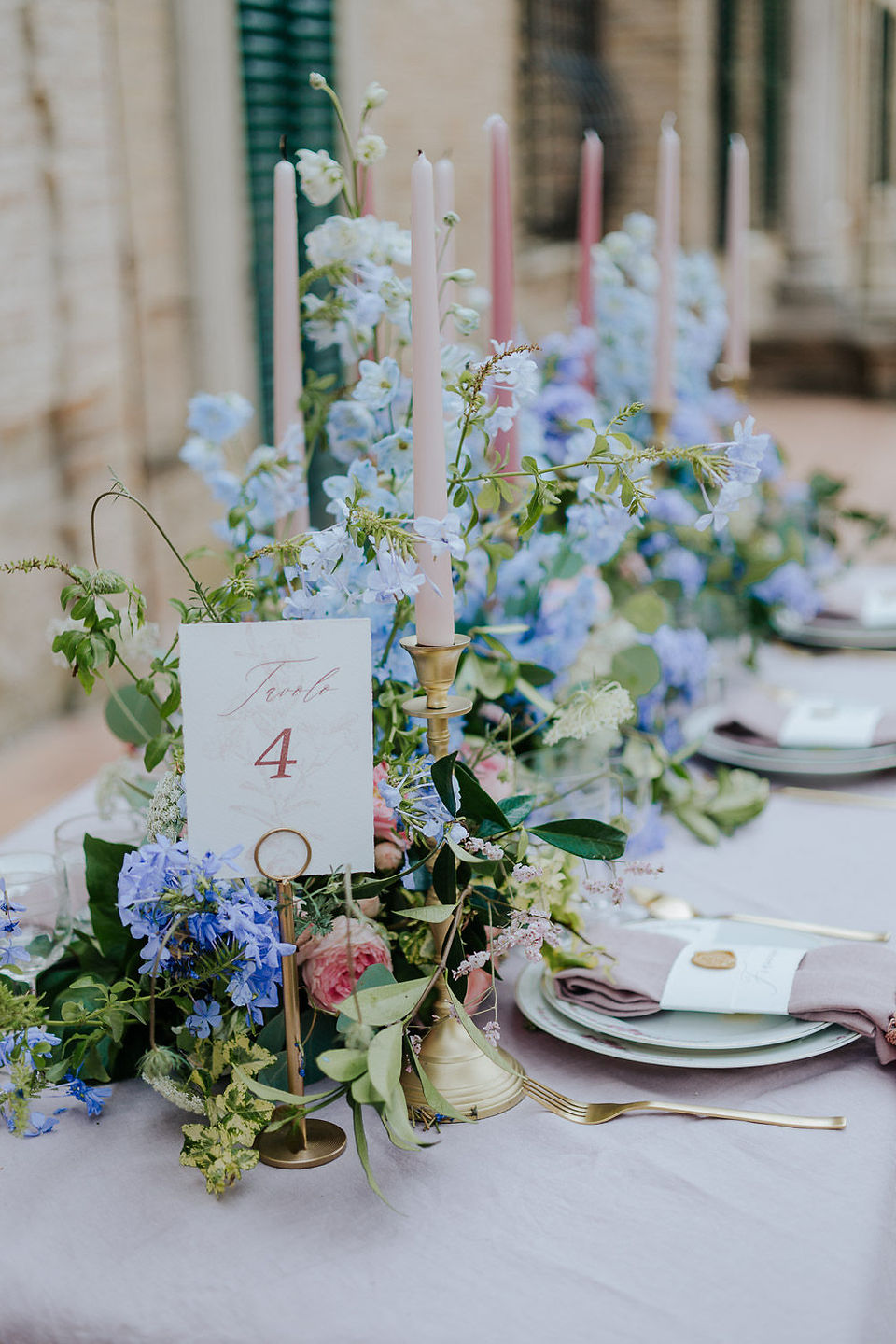 Destination Wedding in Italia, table set up Le Marche