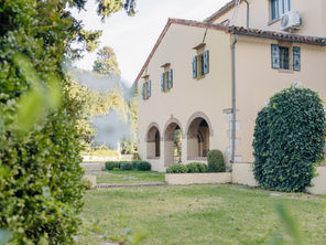 Wedding at Conventino of Gradara: charming wedding venue in Le Marche, Italy