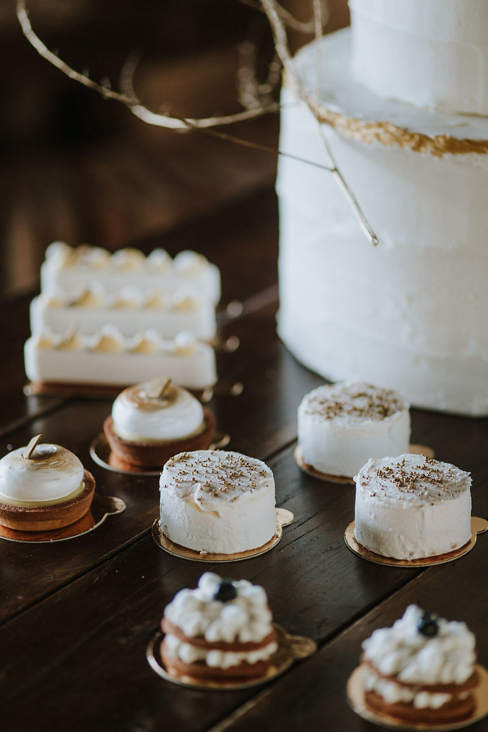 gold wedding styled shoot in italy