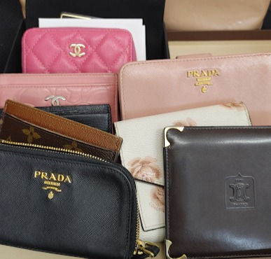 【ブランド財布】