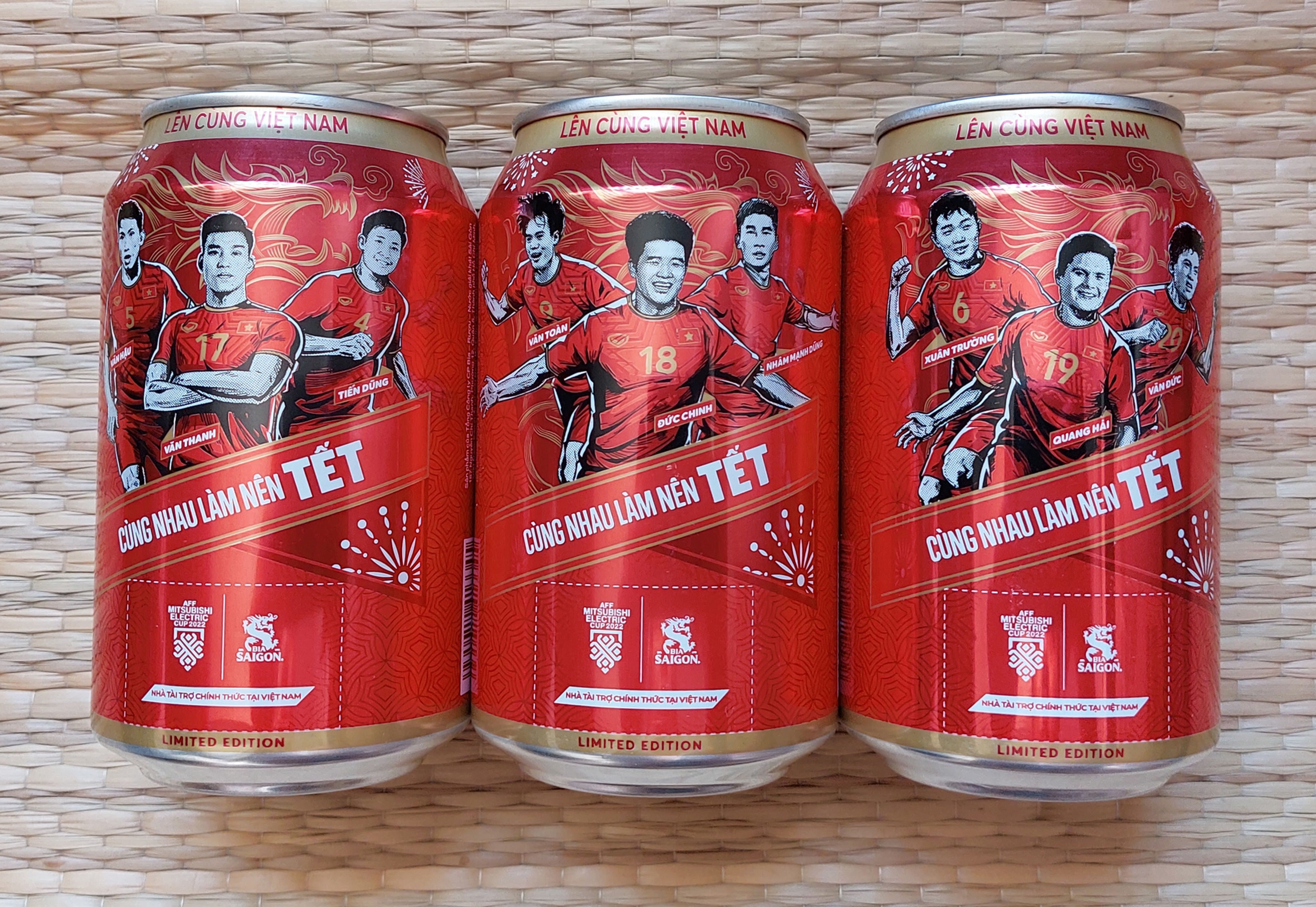 2023-sai-gon-export-beer-new-year-2023-330-ml-vietnam-footbal-soccer-1-set-3-cans-design-found-dec-2022