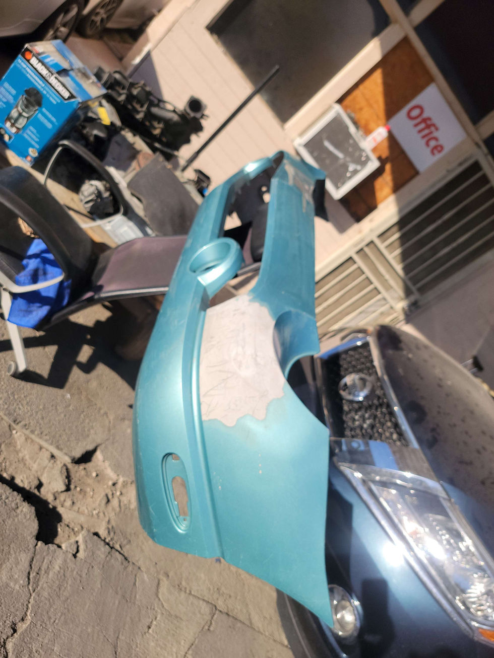 Thumbnail: 2002/05 ford Thunderbird front bumper assbly 