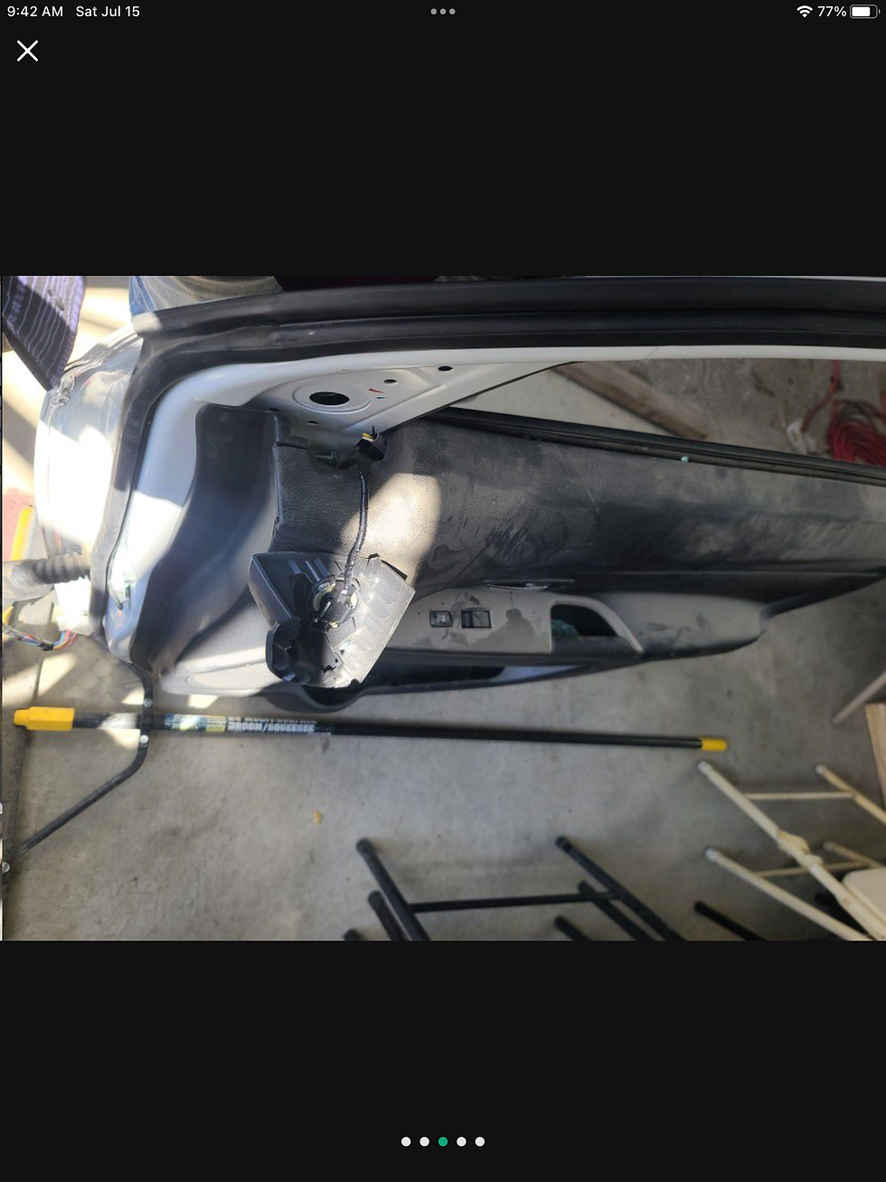 Miniatura: 2018-2021 Mitsubishi Outlander Sport Right Front Door Glass Broken