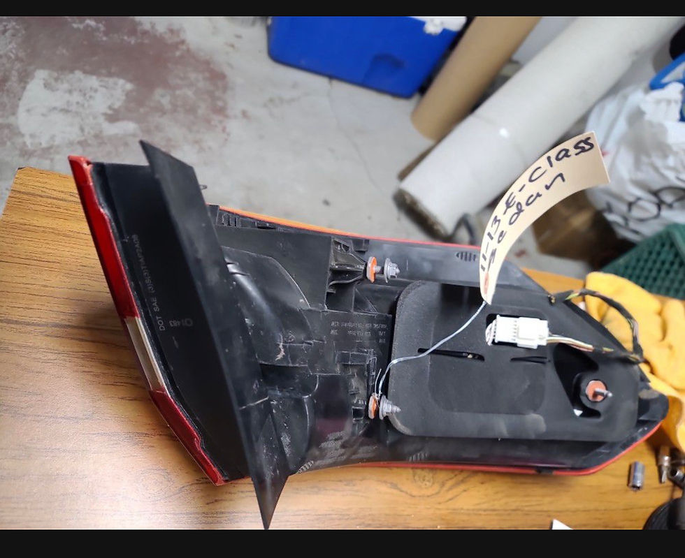 Thumbnail: 10/13 Mercedes E class right tailight light $275 sedan 
