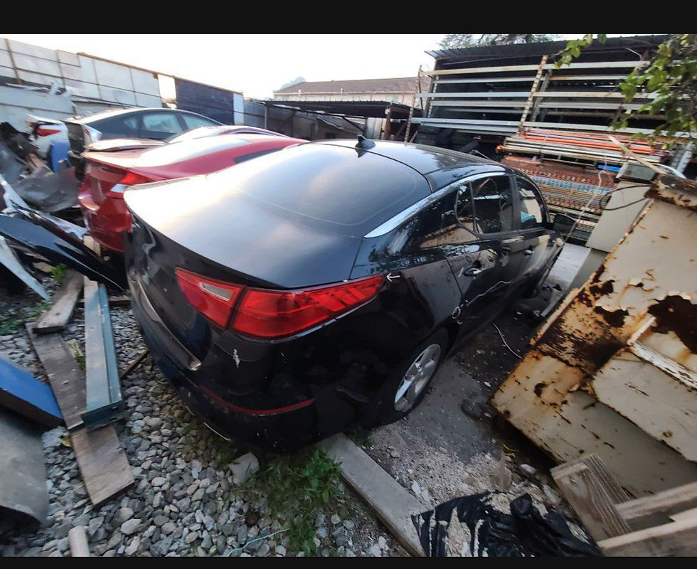 Thumbnail: 15 optima fenders $175 each  Airbags   engine 2.4$2200 suspention assembly rear 