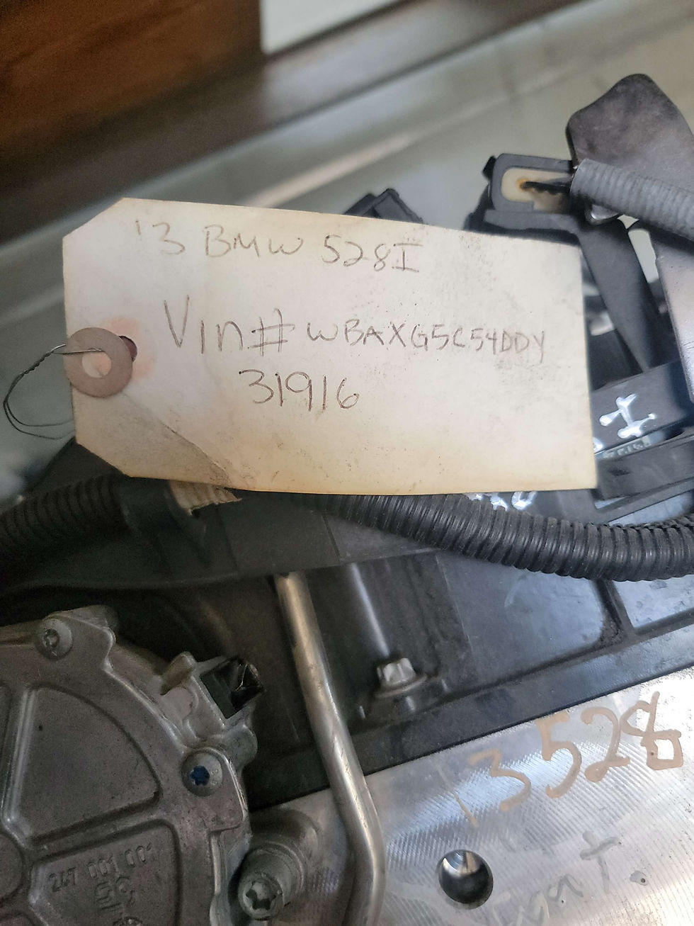 Miniatura: 13 BMW 528i engine 2.0