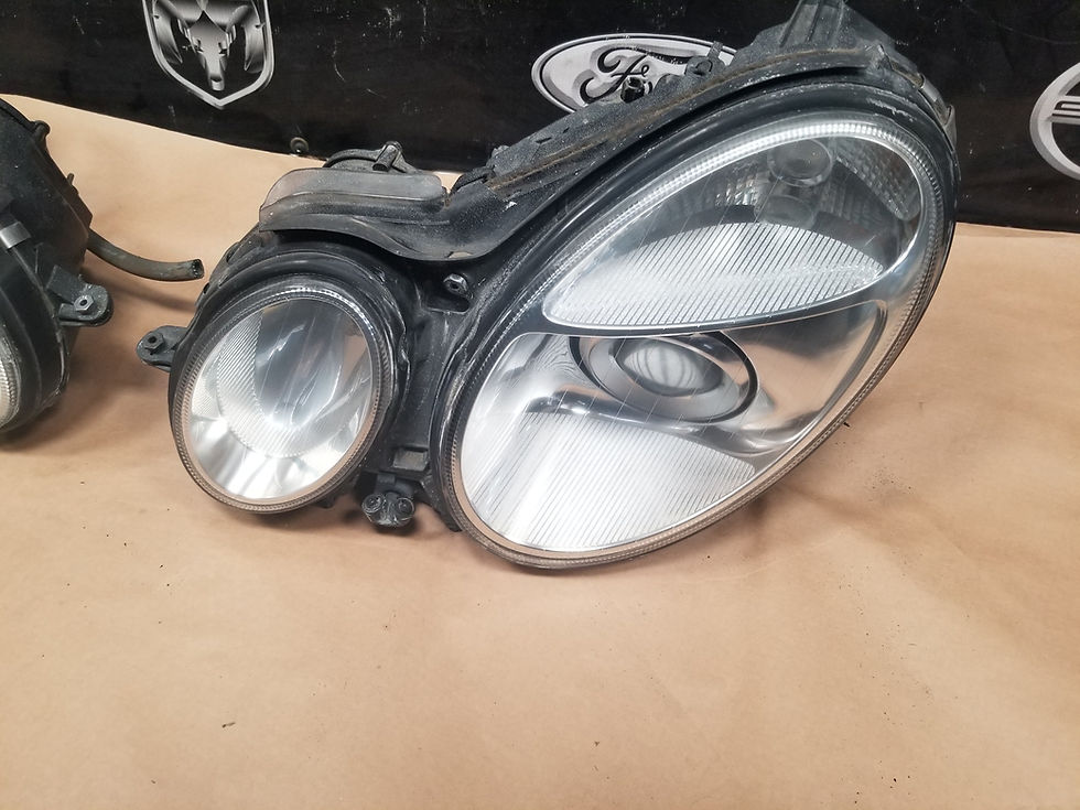 Thumbnail: 2003.04.05.06 mercedes E class headlights Bi Xinon type OEM used conditions each