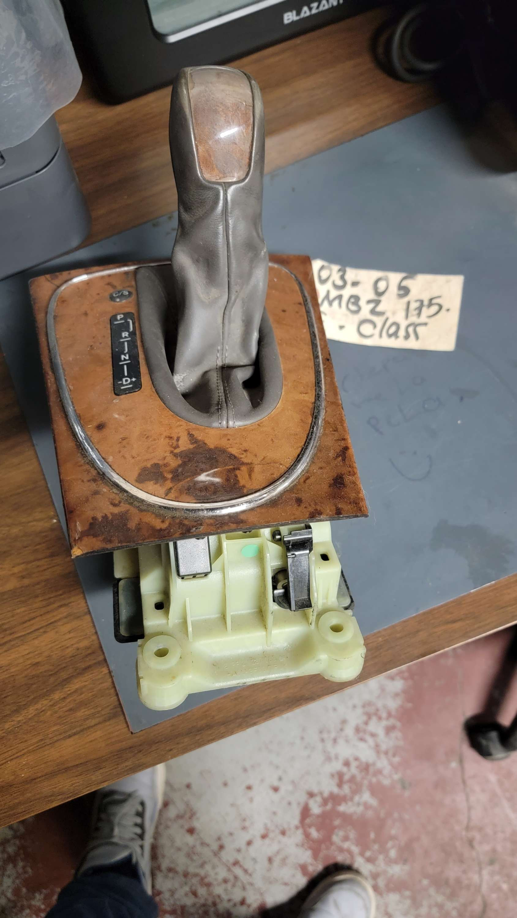 2005/07/03 Mercedes E Class Shifter Assembly 