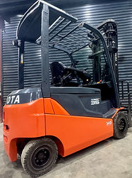 chariot 3,5t 3500 kg aveyron levage rodez toyota élévateur 8FBMT35