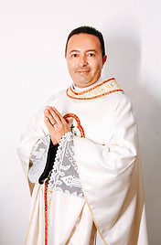 Padre Rui_edited.jpg