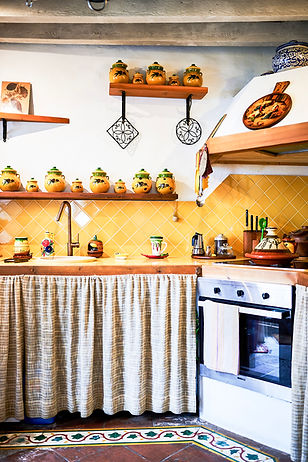 GLORIA - La_Alaba_KITCHEN Mar242005.jpg