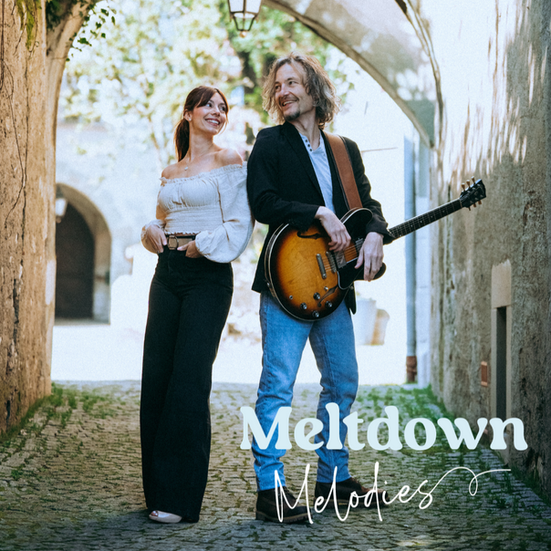 Un duo musical qui marie la puissance de la voix, la magie de la guitare.