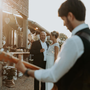 THE ELEGANCE OF LIVE WEDDING MUSIC